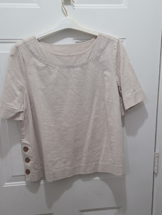 Appleseed's Tops - Appleseed's Short Sleeve Crewneck Top in Light Beige with Side Button Vents LP